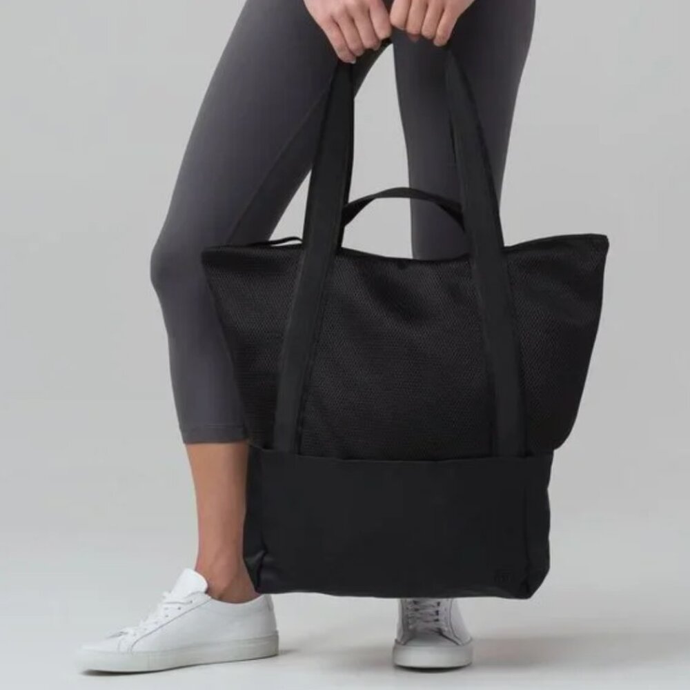 Lululemon Hot Mesh Tote